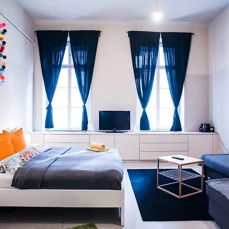 Maximum Downtown - Minimal Feeling *