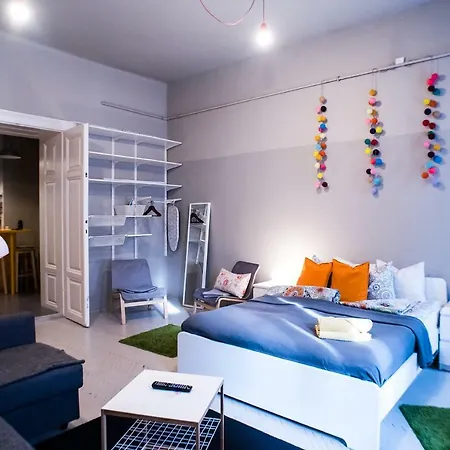 Maximum Downtown - Minimal Feeling Apartment *